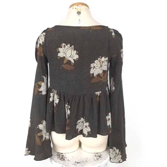 Stone cold fox Boho Bell Sleeve Floral Top 🤎🖤 Size XS - Picture 5 of 9